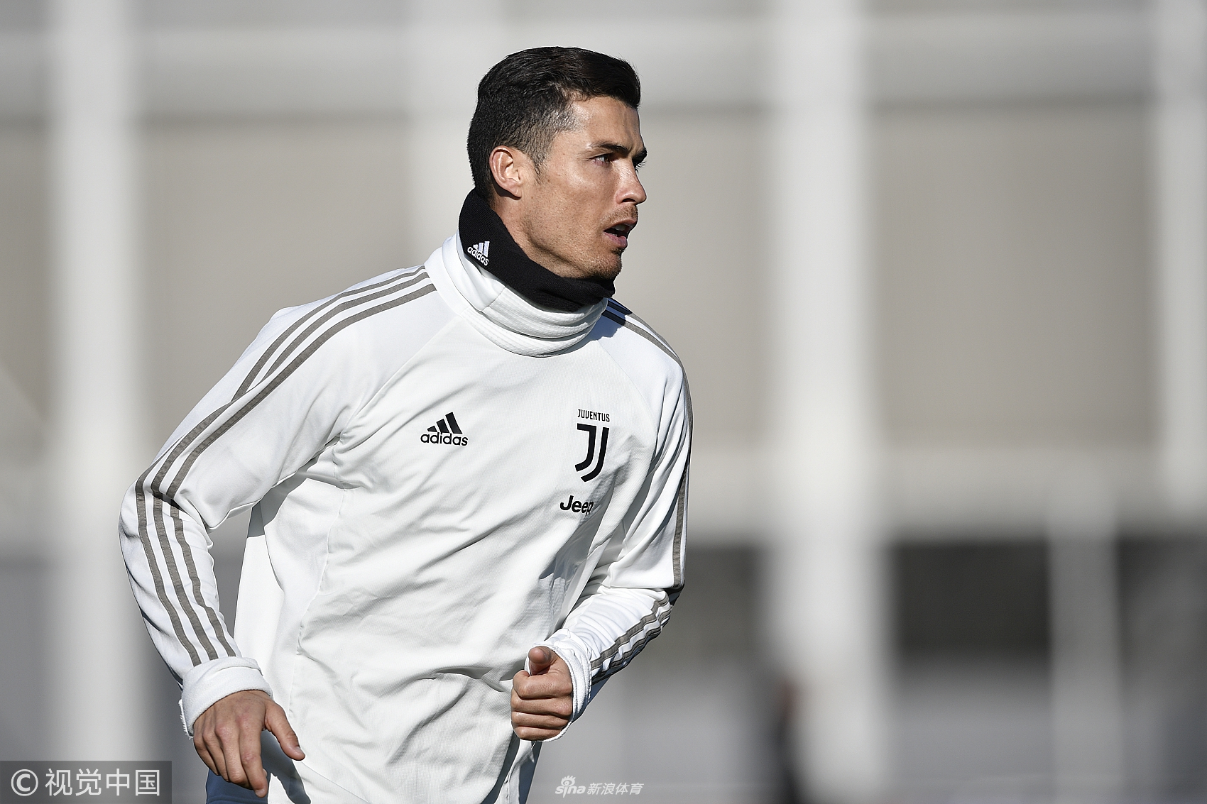 尤文训练备战意大利杯 C罗全力以赴