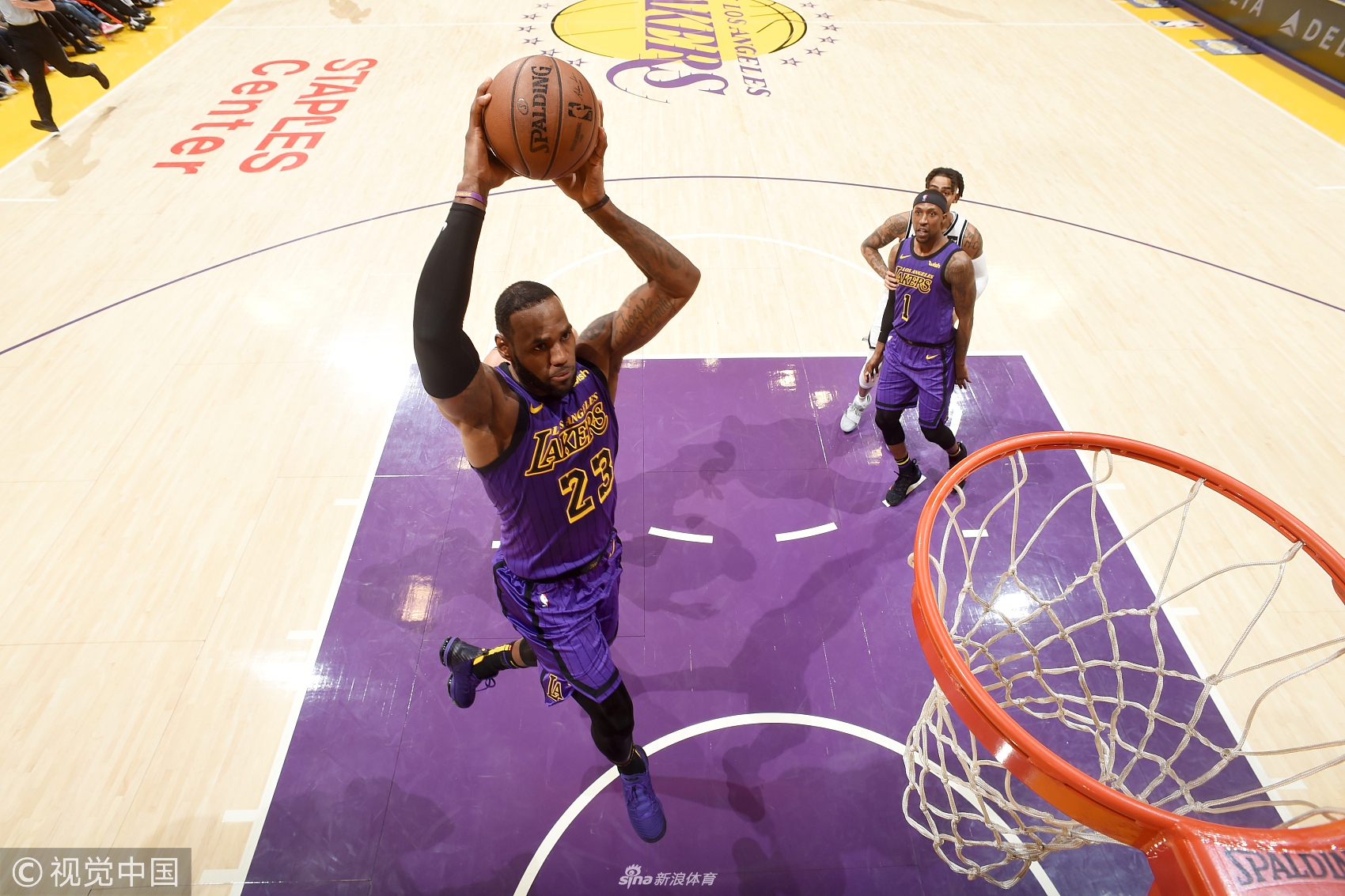 詹姆斯空砍准三双