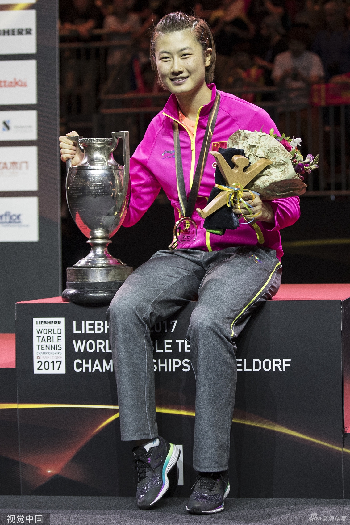 奥运冠军丁宁宣布退役 将就读北京大学