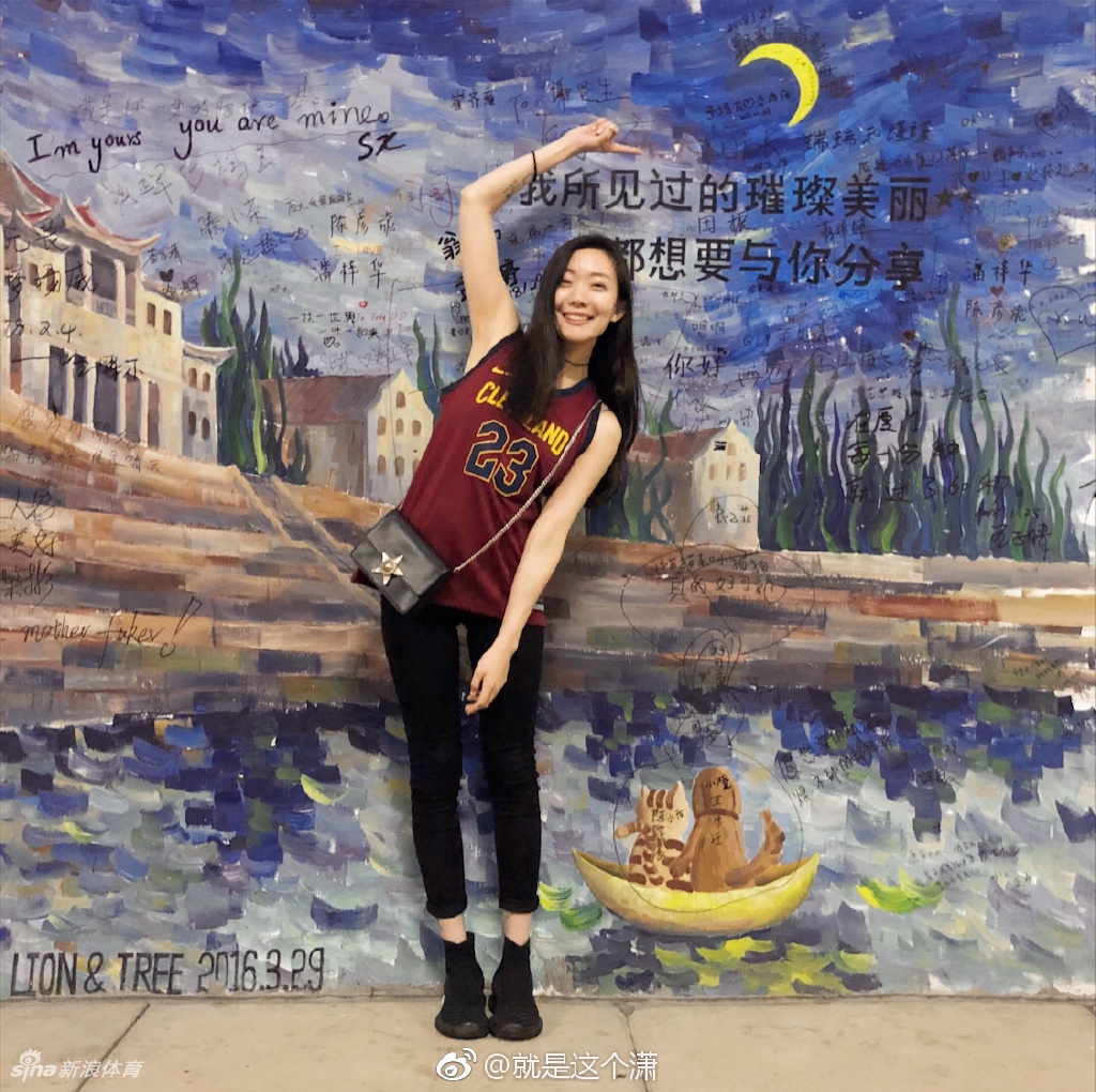 瑜伽美女也是詹蜜小姐姐!她的姿势你学不来