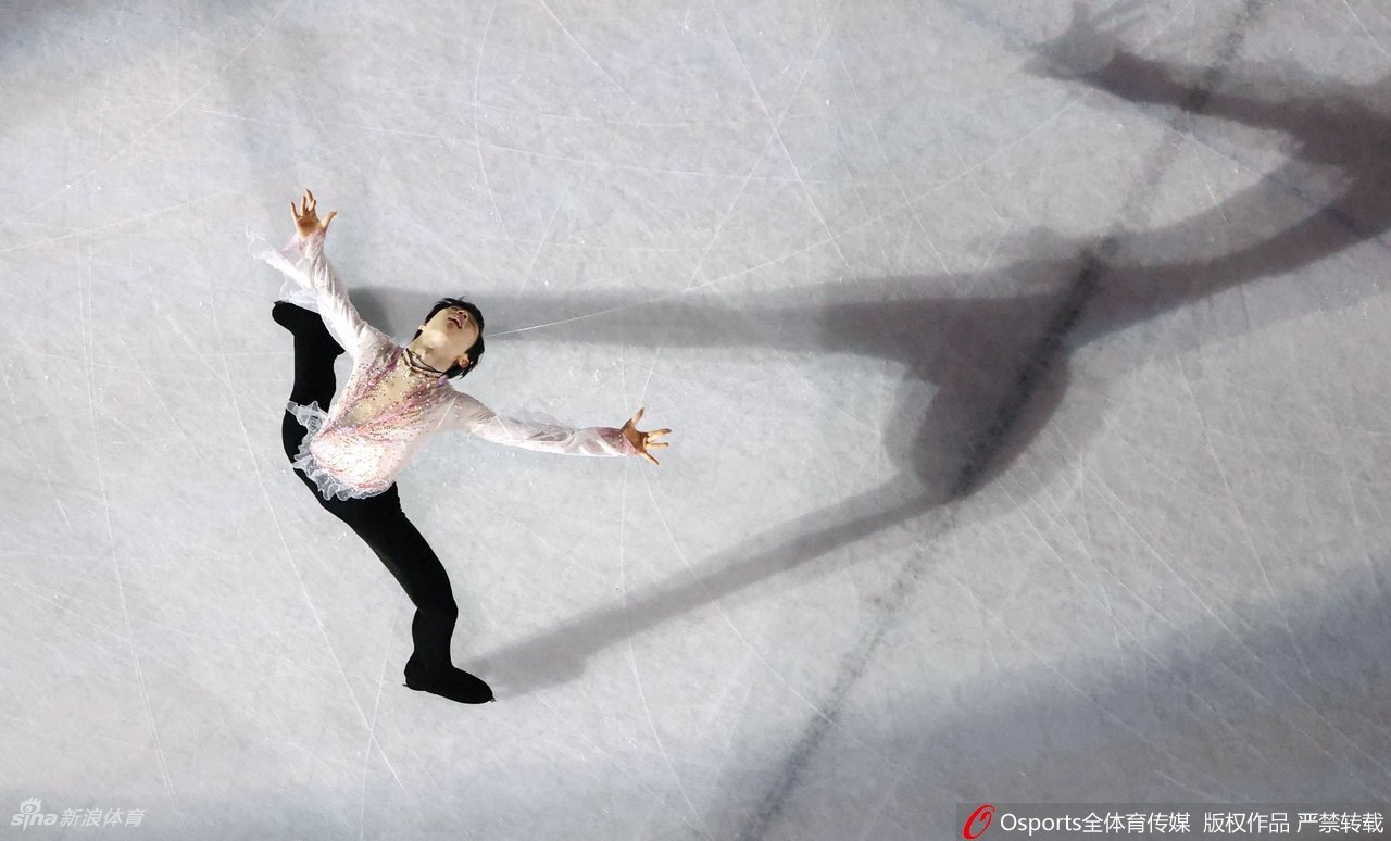 花滑表演赛羽生结弦演绎《春天来了》