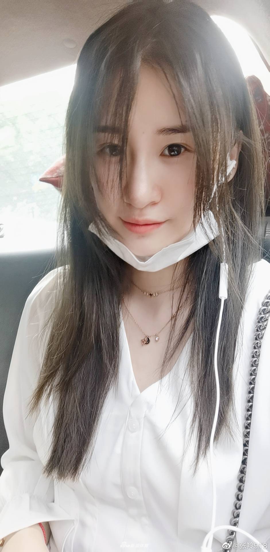 艺术体操女神张玲分享近日生活照