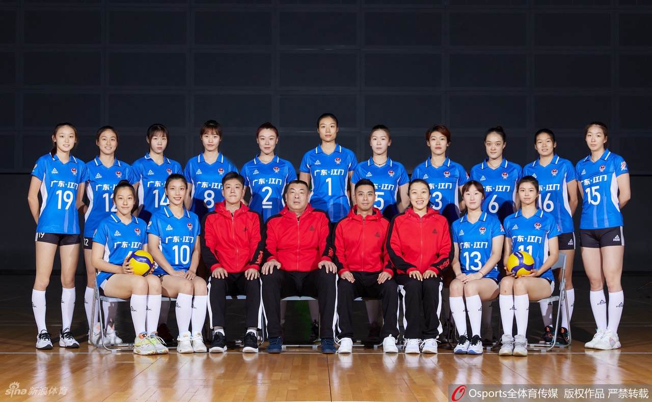 广东女排拍摄排超联赛官方写真