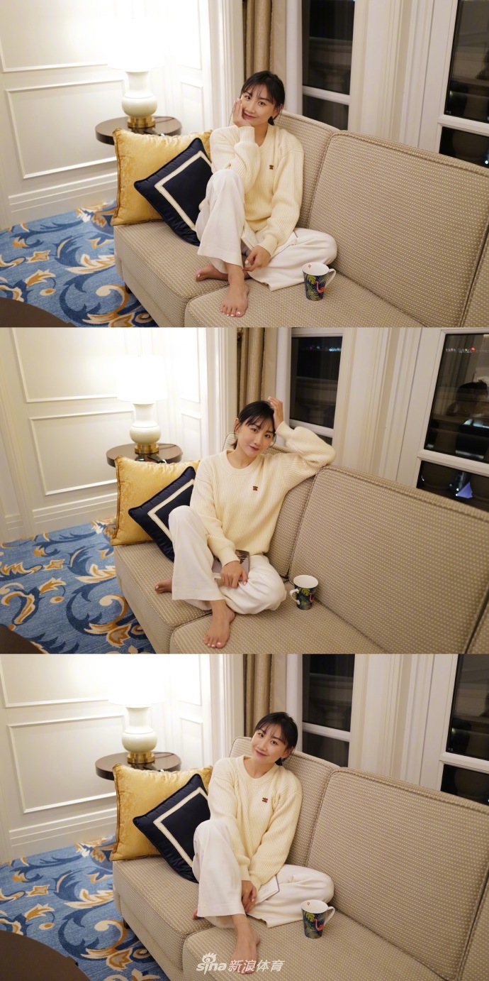 何雯娜分享冬日穿搭 英伦风造型少女感十足