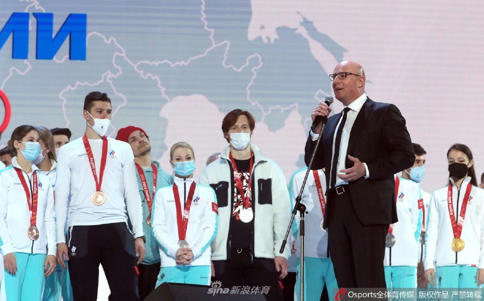 俄罗斯举行盛大仪式欢迎冬奥团归国