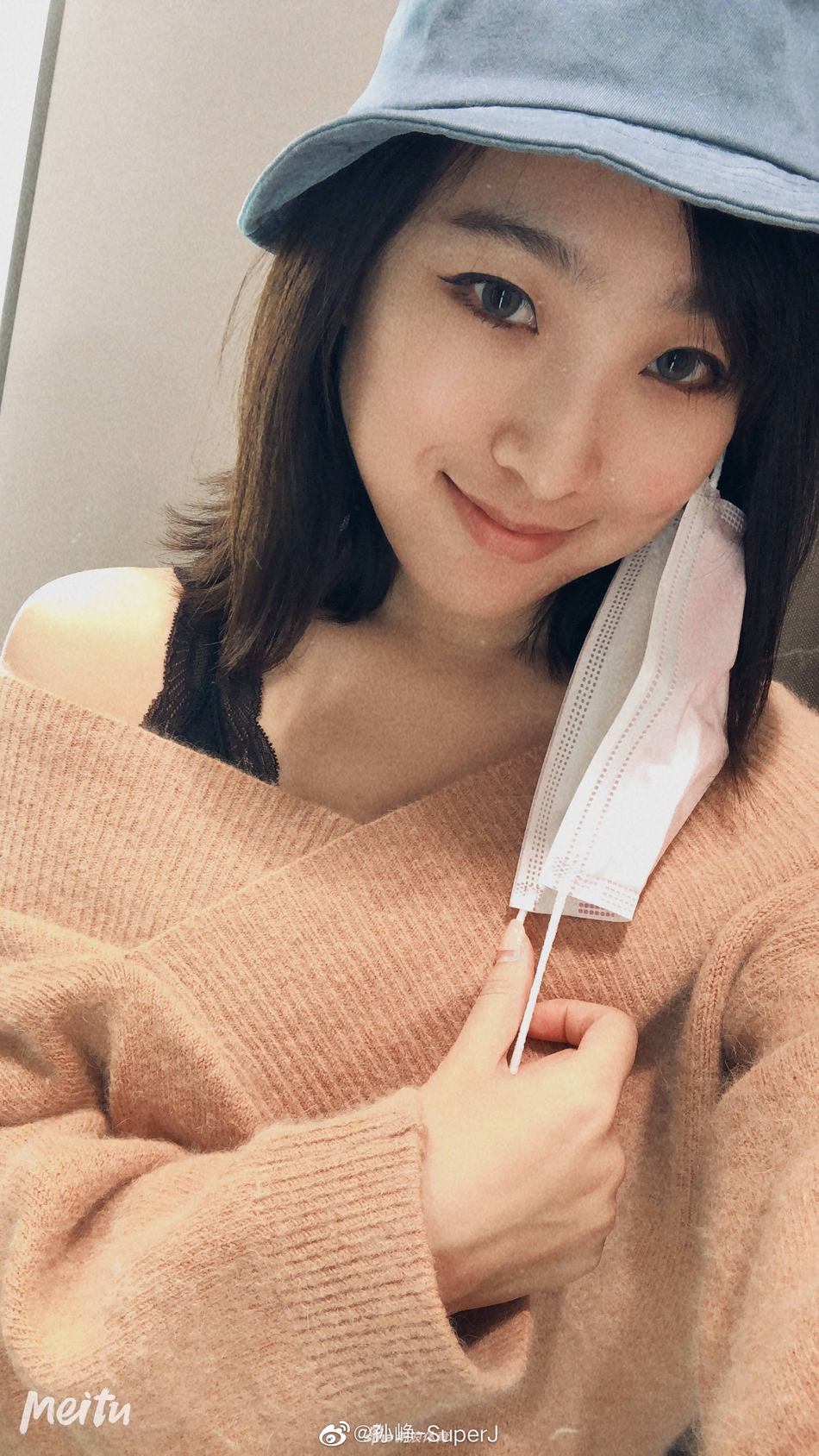 篮球宝贝孙峥晒自拍 性感来袭妩媚动人