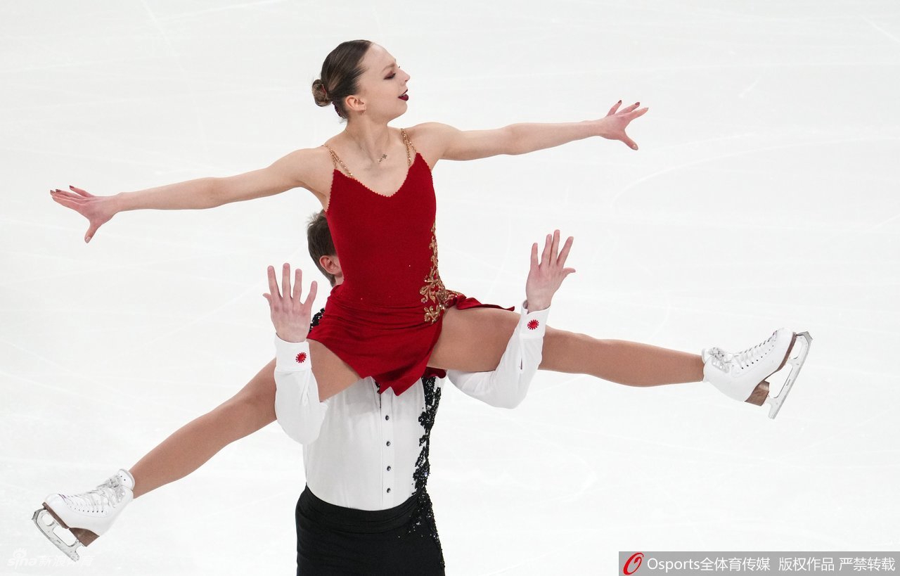 千金谢尔巴科娃生日夺冠 逆转瓦利耶娃个人/团体双登顶