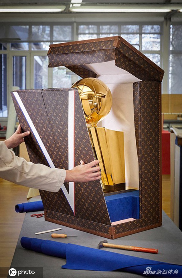 奢侈品品牌与NBA跨界合作 有你想剁手的商品吗？