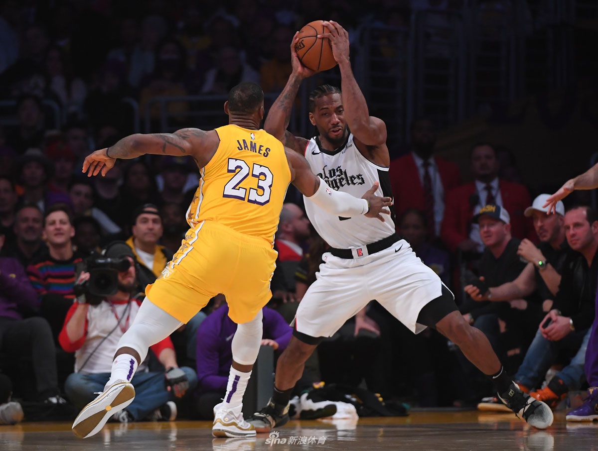 詹姆斯难挡卡哇伊