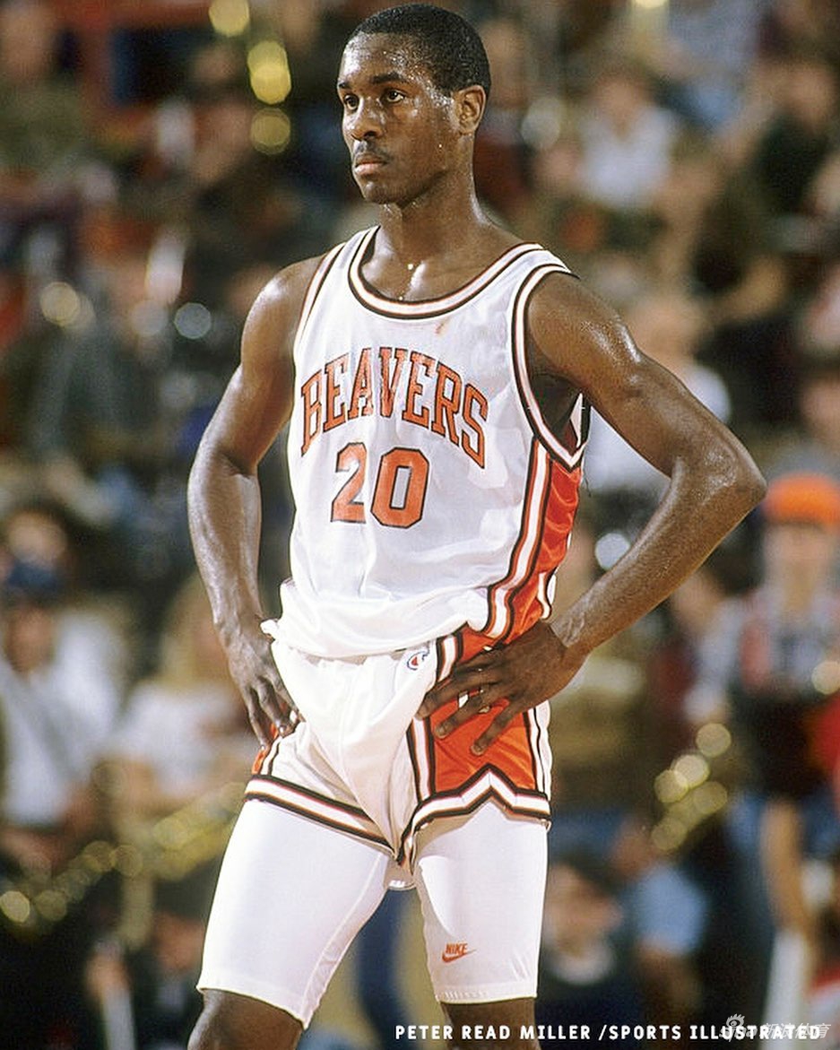 手套佩顿老照片：经典绿色超音速已成遥远回忆