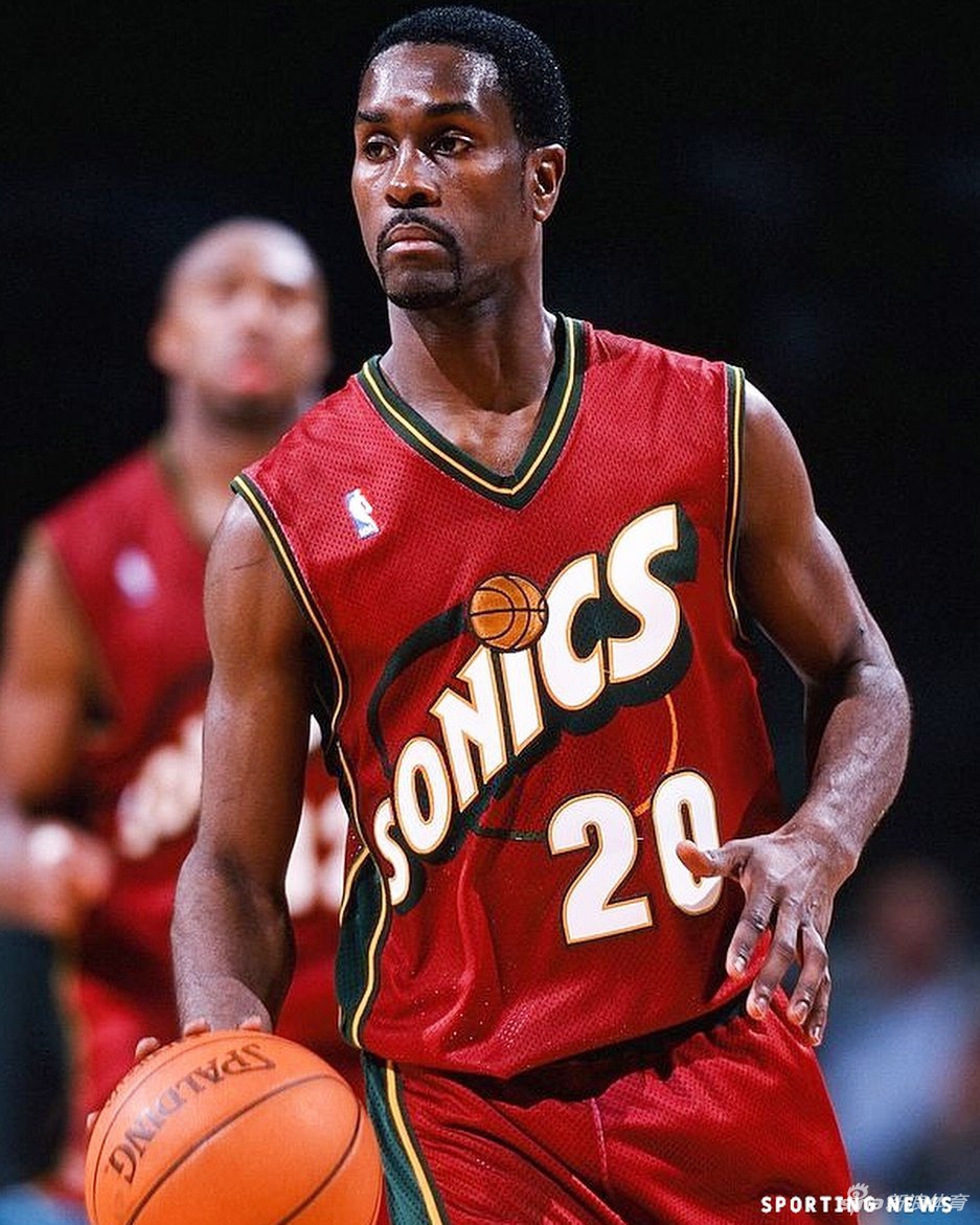 手套佩顿老照片：经典绿色超音速已成遥远回忆