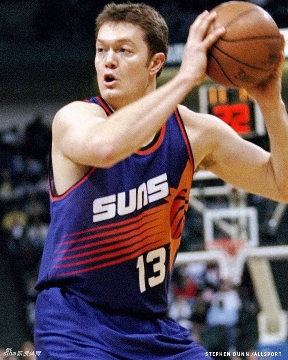 公牛王朝谢幕球员四散而去！乔丹皮蓬领衔主演你在他乡还好吗