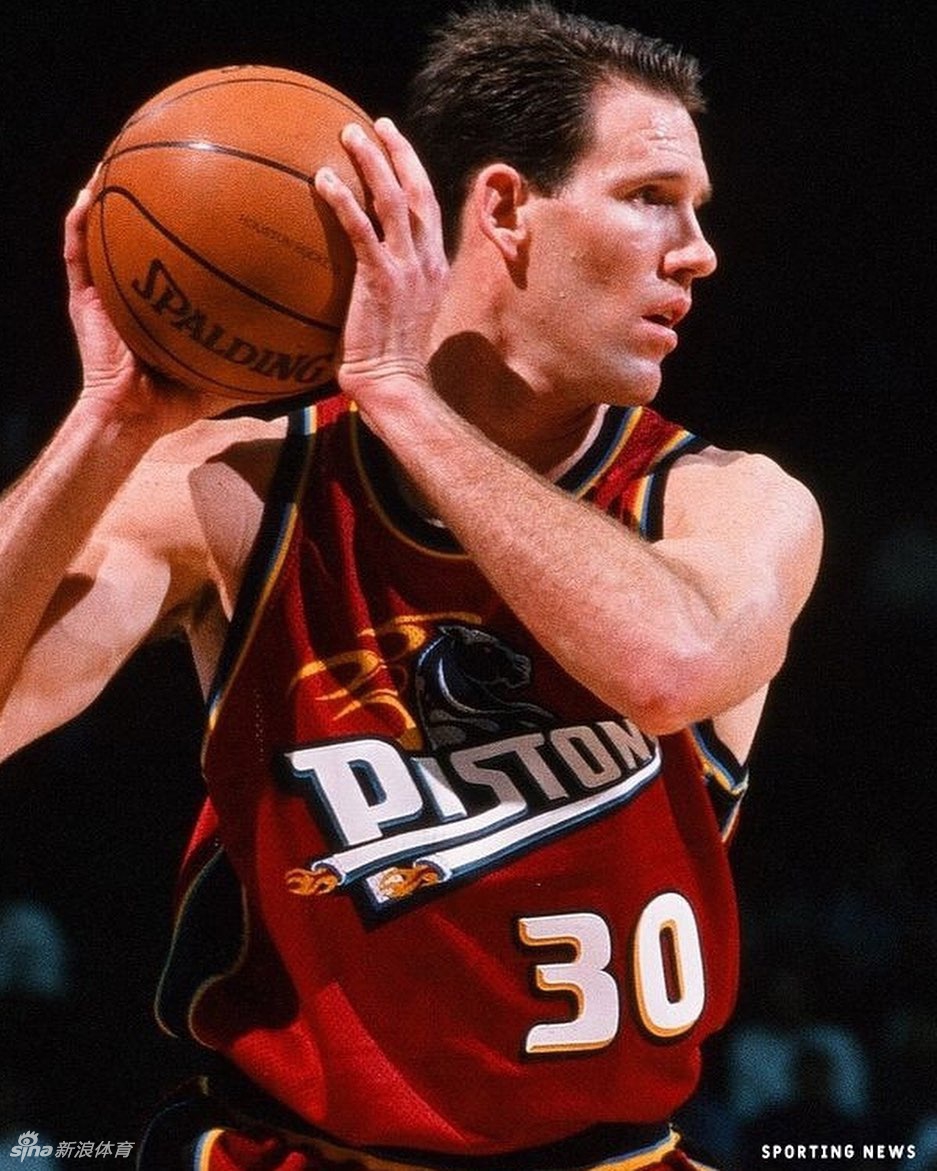 公牛王朝谢幕球员四散而去！乔丹皮蓬领衔主演你在他乡还好吗