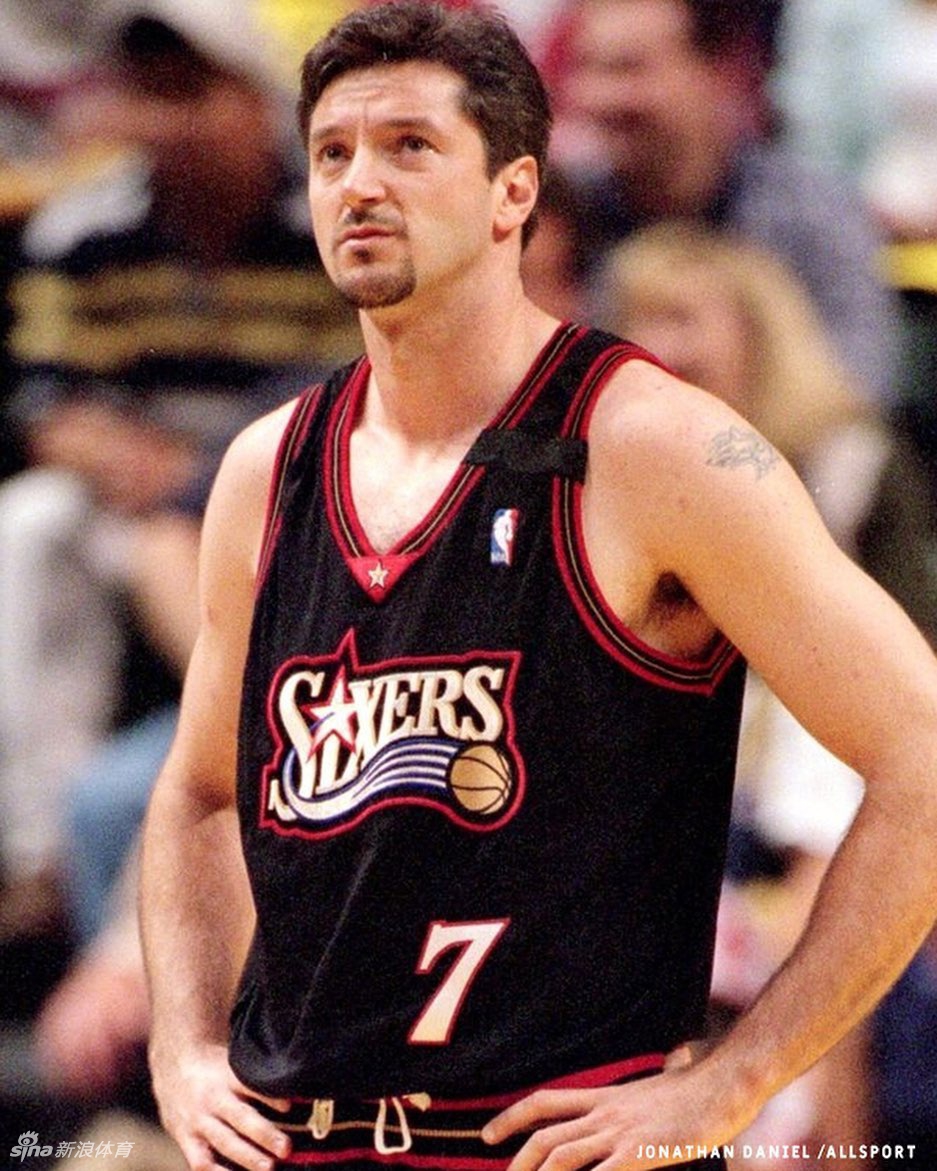 公牛王朝谢幕球员四散而去！乔丹皮蓬领衔主演你在他乡还好吗