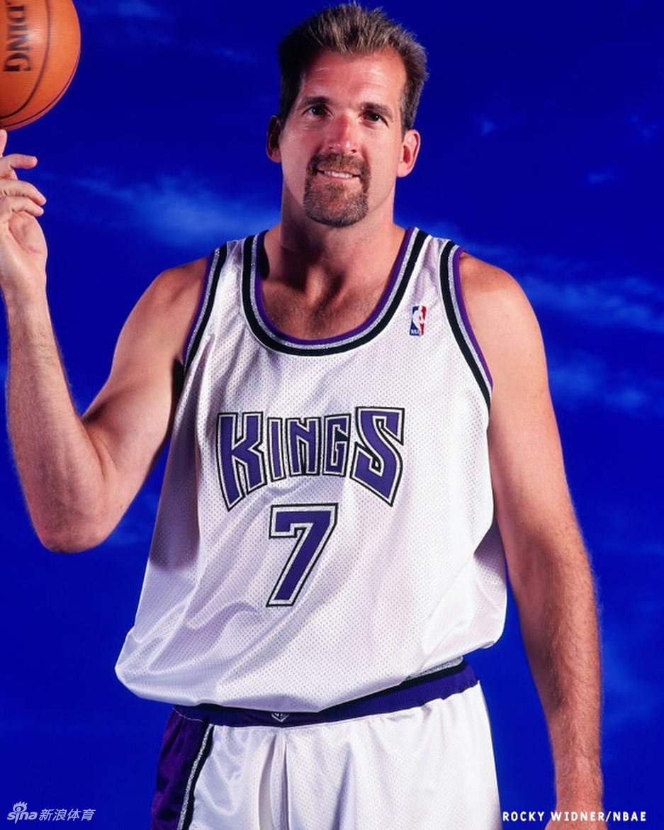 公牛王朝谢幕球员四散而去！乔丹皮蓬领衔主演你在他乡还好吗