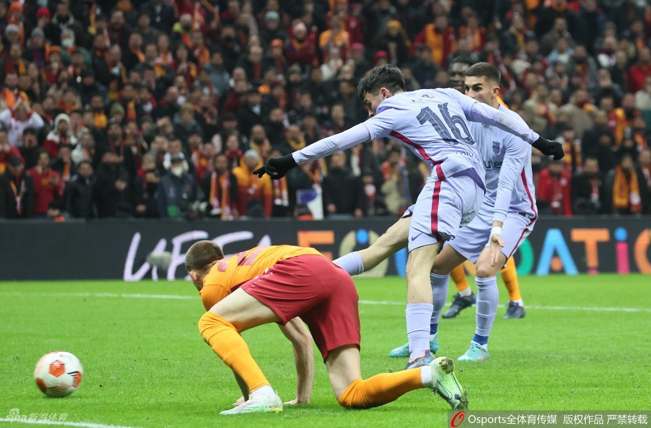 [欧联杯]巴萨2-1加拉塔萨雷 总分2-1晋级