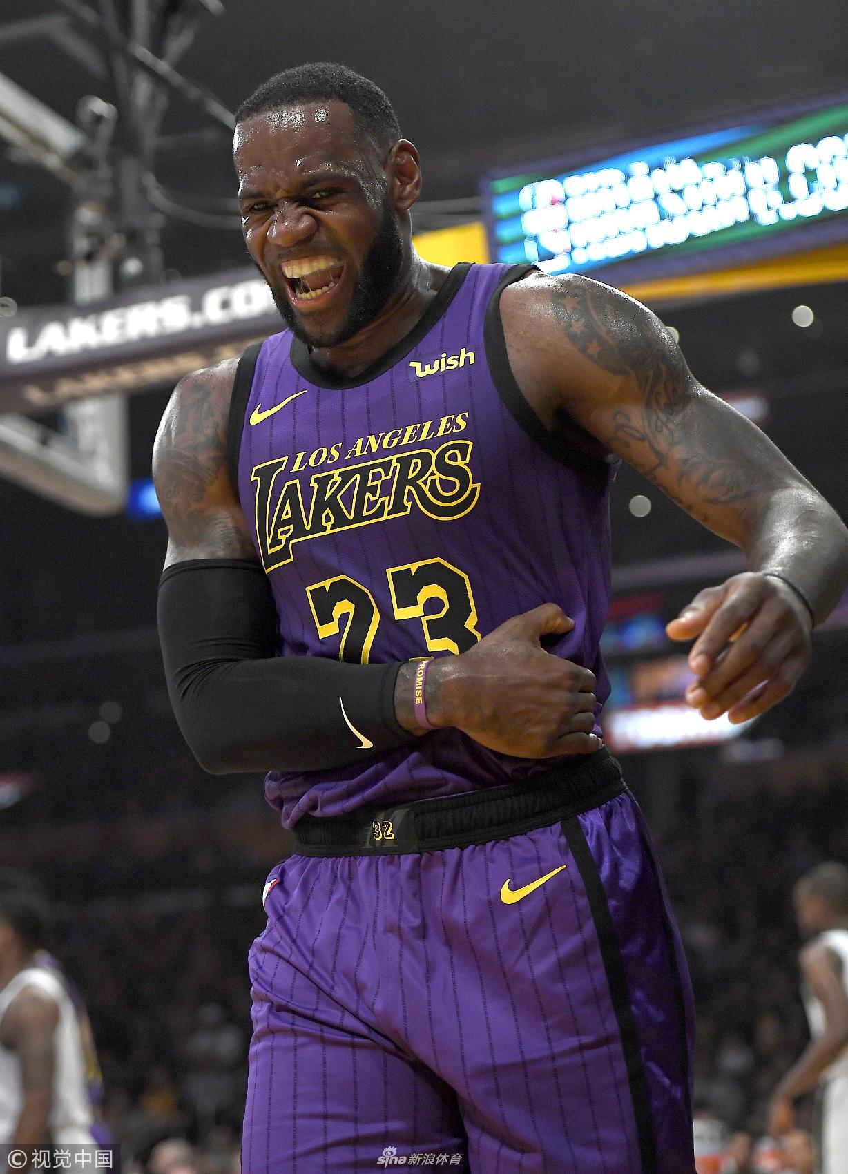 詹姆斯空砍两双