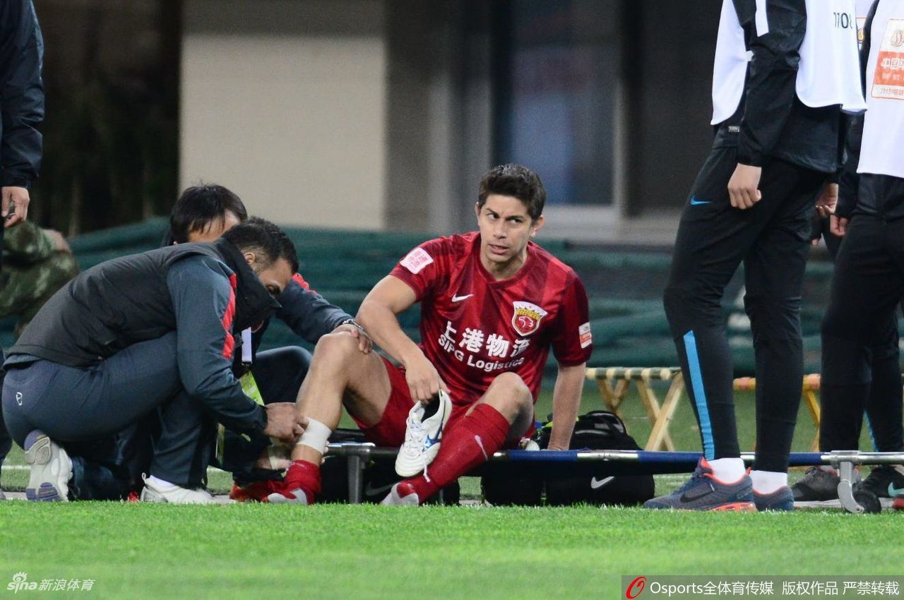 曝孔卡要回中国复出 晒照秀腹肌37岁身材没走样