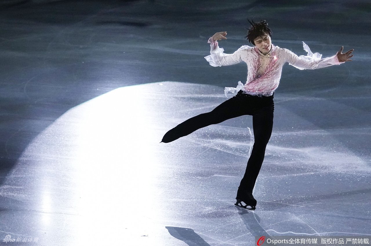 花滑表演赛羽生结弦演绎《春天来了》