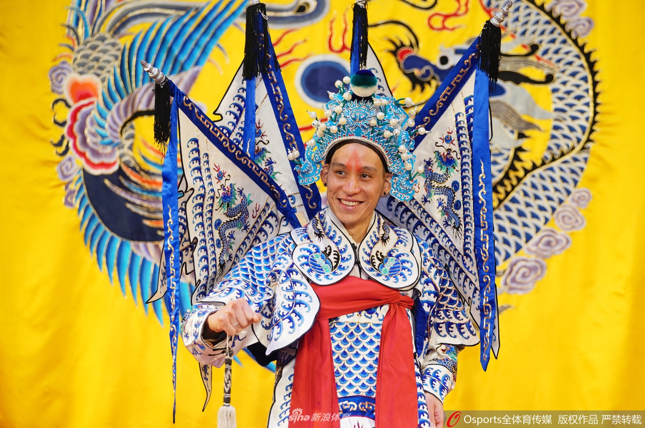 林书豪现身京城湖广会馆 变身常山赵子龙