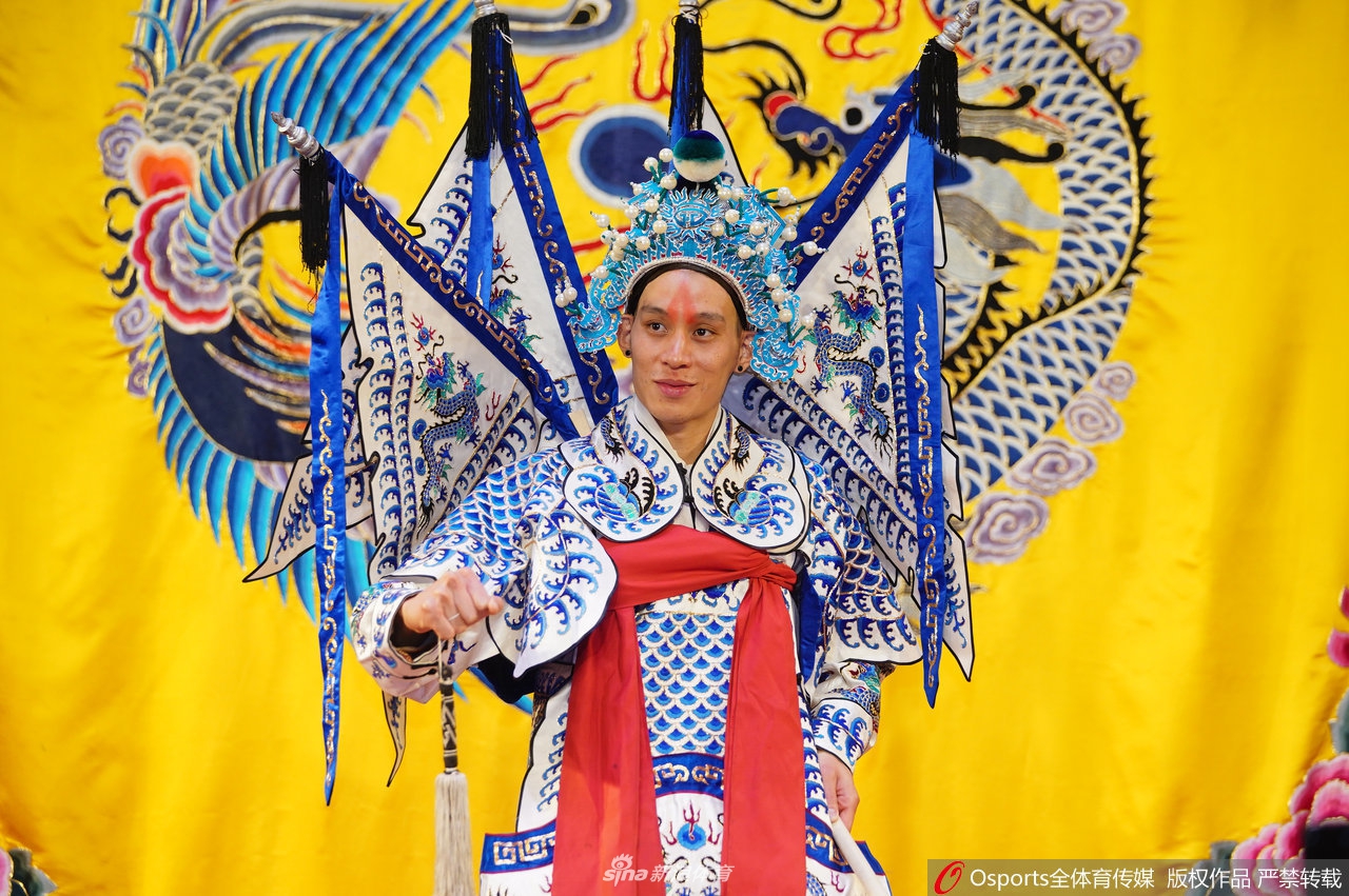 林书豪现身京城湖广会馆 变身常山赵子龙