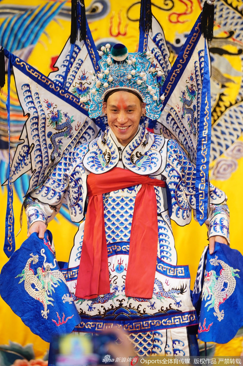 林书豪现身京城湖广会馆 变身常山赵子龙