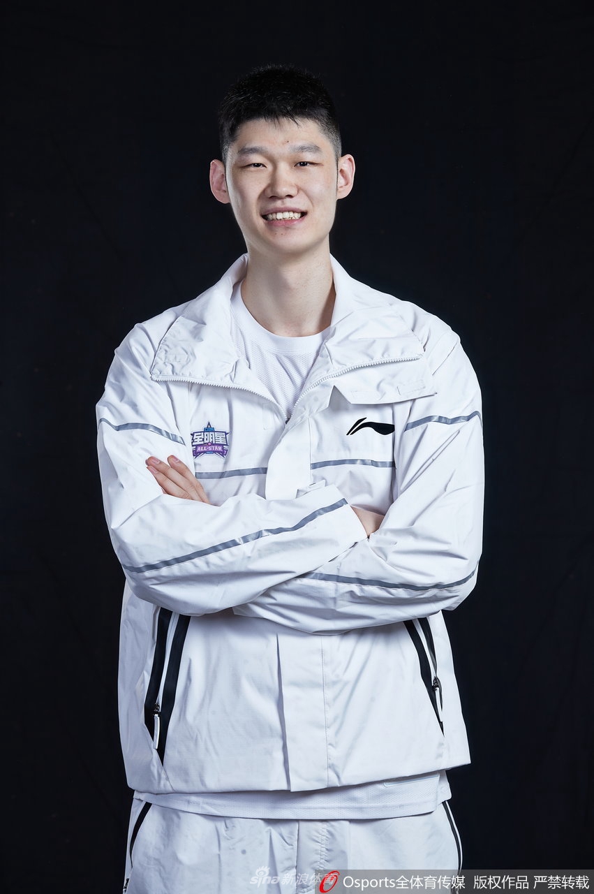 CBA全明星首发球员试装写真 郭艾伦领衔