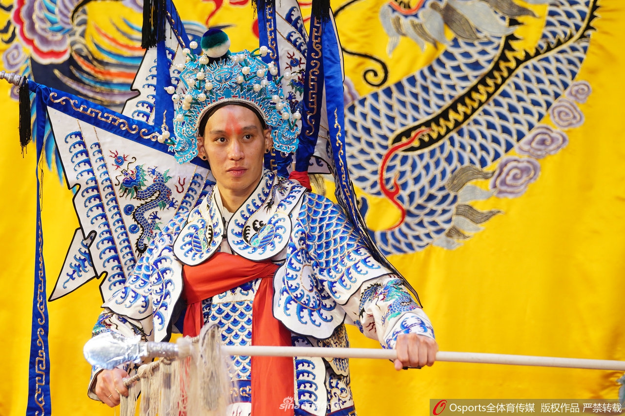 林书豪现身京城湖广会馆 变身常山赵子龙