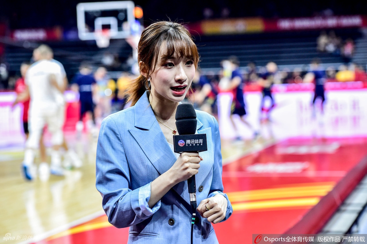 妇女能顶半边天！女记者实力与颜值并存