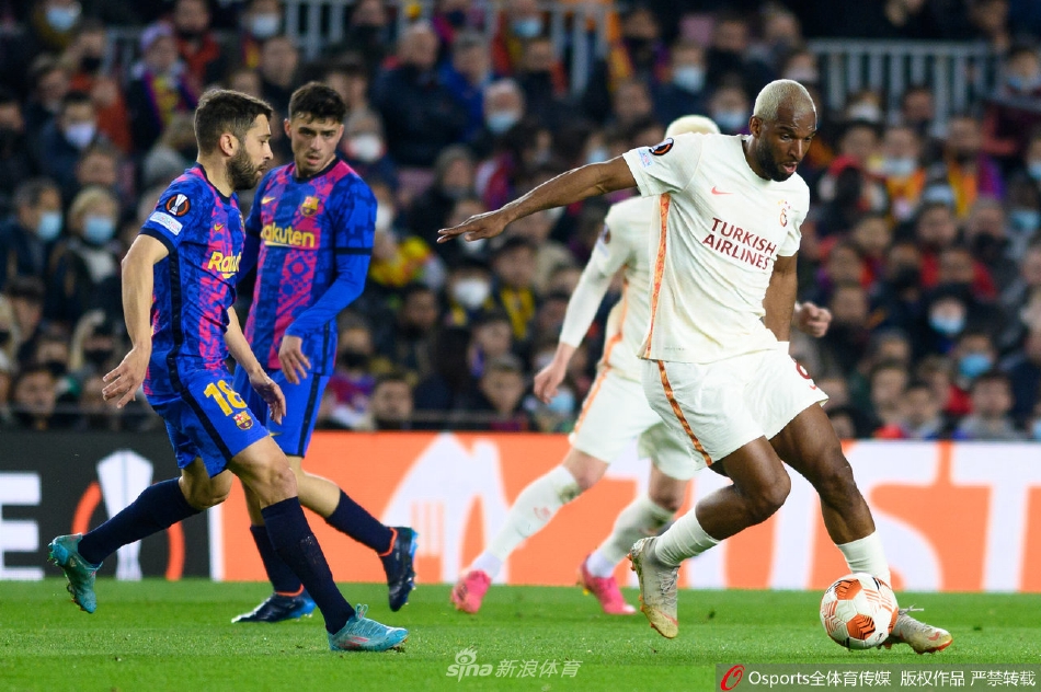 [欧联杯]巴萨0：0平加拉塔萨雷