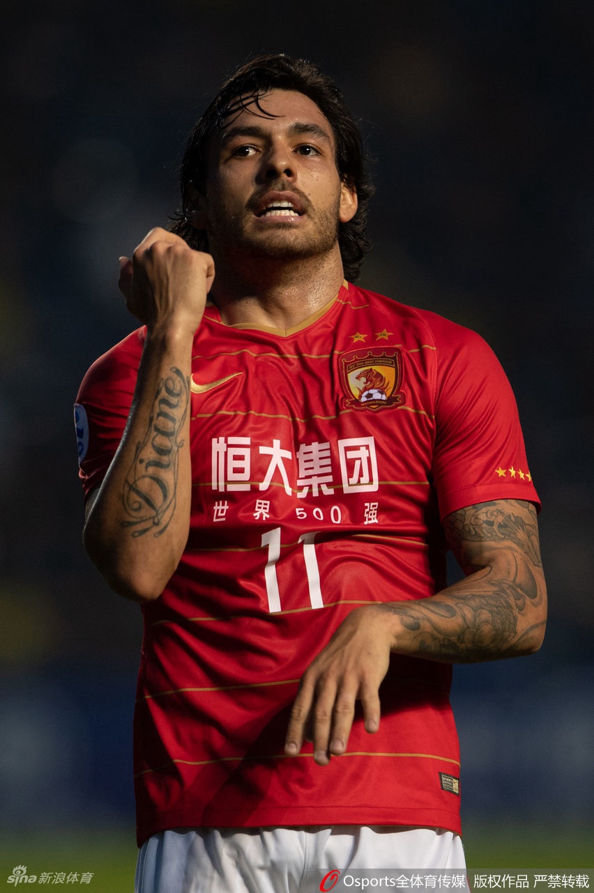 高拉特自由转会加盟桑托斯队 身披10号战袍