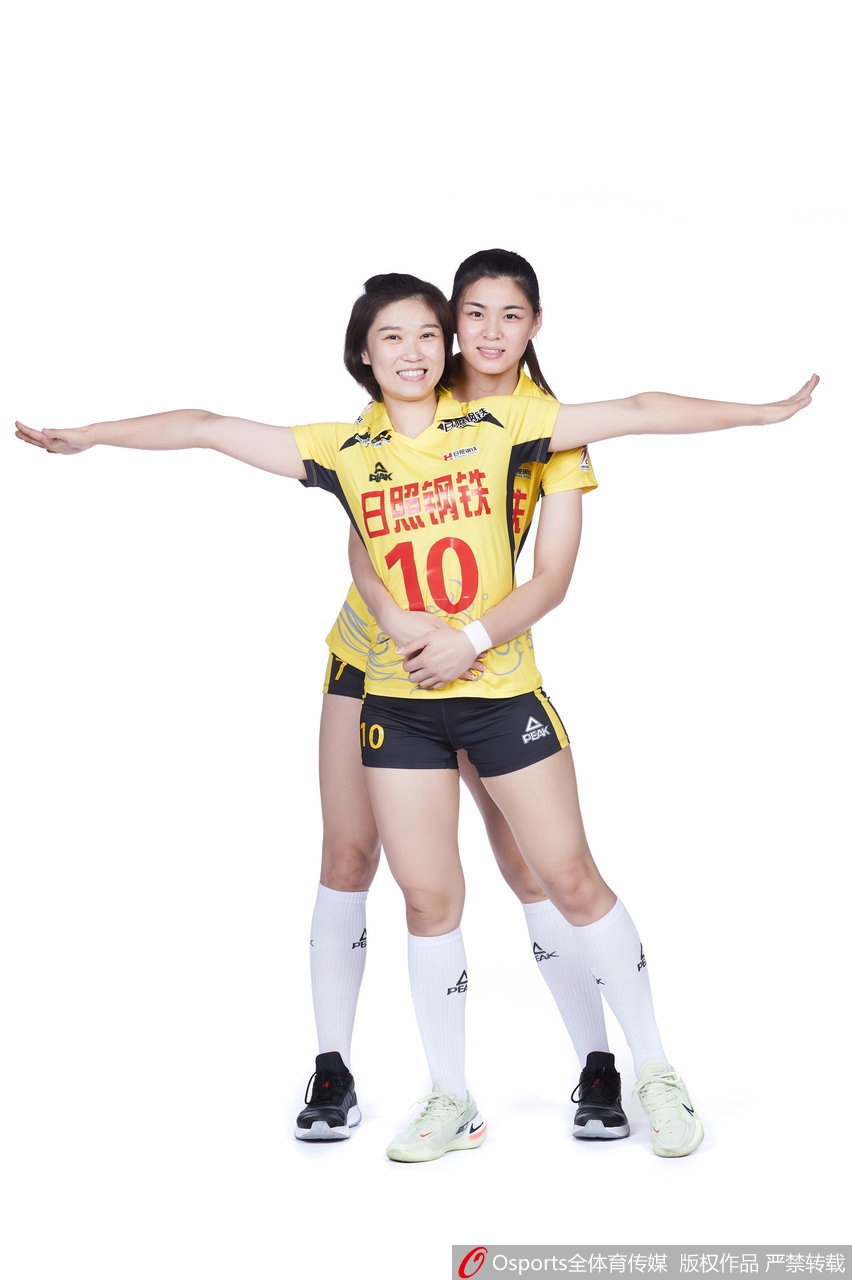 山东女排拍摄排超联赛官方写真