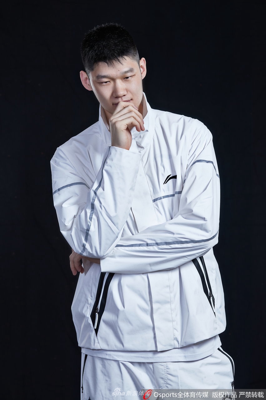 CBA全明星首发球员试装写真 郭艾伦领衔