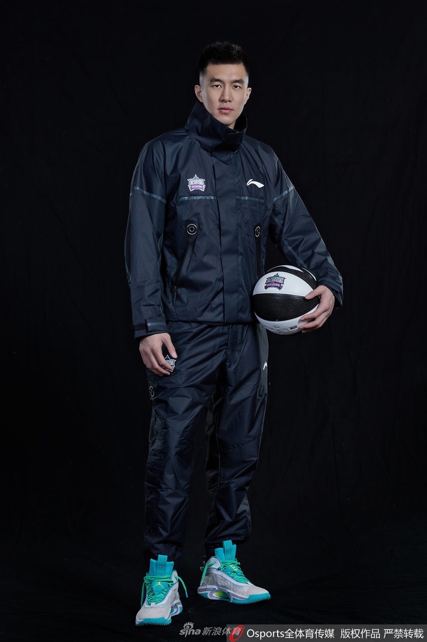 CBA全明星首发球员试装写真 郭艾伦领衔