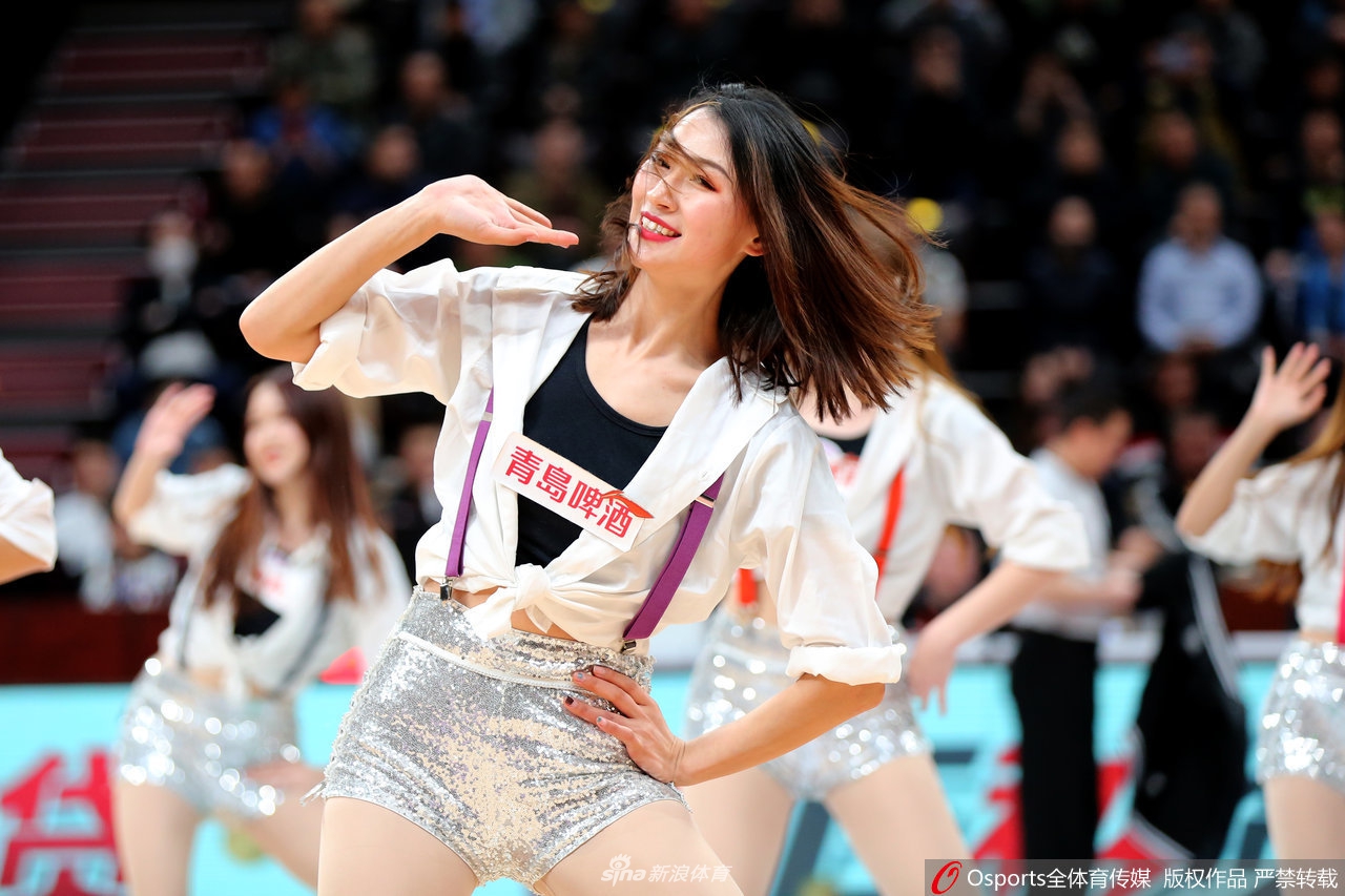 CBA季后赛1/4决赛拉拉队美女热舞2