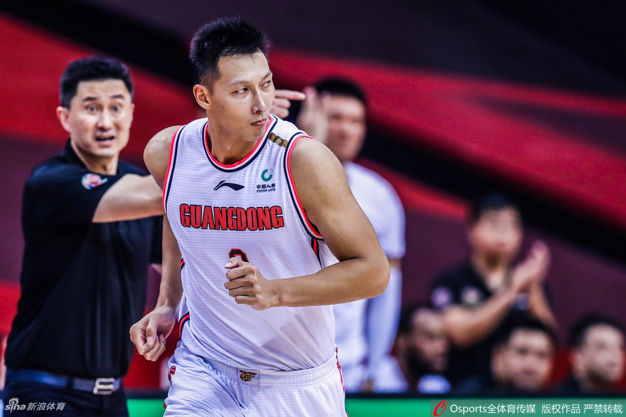 朱芳雨确认易建联将缺席新赛季CBA联赛