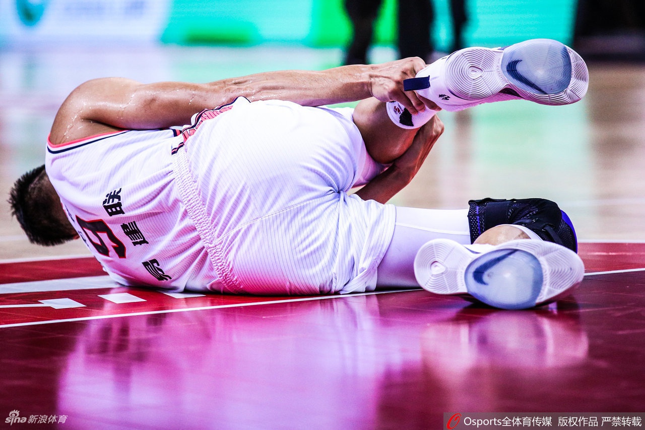 朱芳雨确认易建联将缺席新赛季CBA联赛