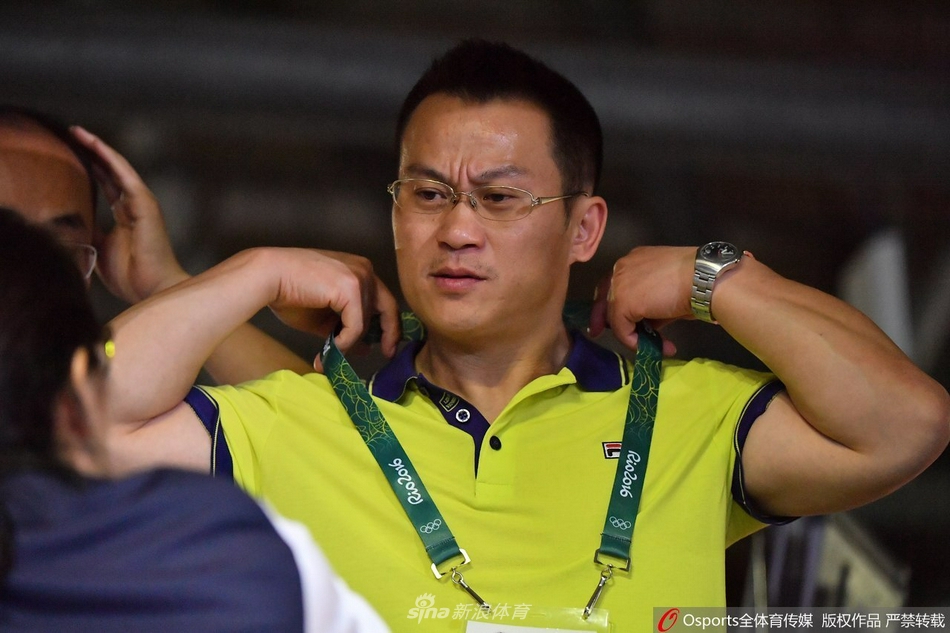 中国举重队教练员张国政