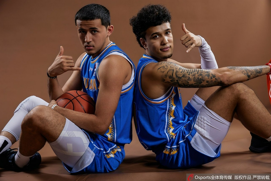 福建浔兴股份队拍摄写真