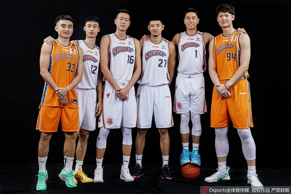 上海久事队队拍摄写真