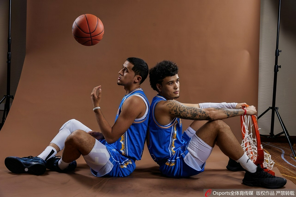 福建浔兴股份队拍摄写真