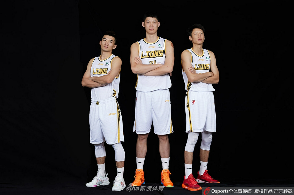 浙江广厦控股队官方写真