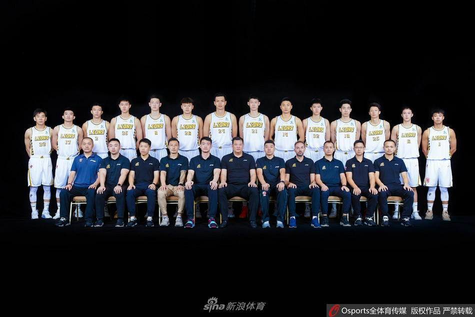 浙江广厦控股队官方写真