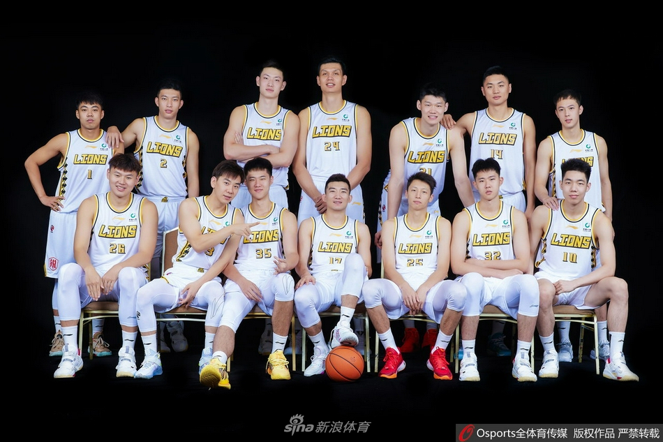 浙江广厦控股队官方写真