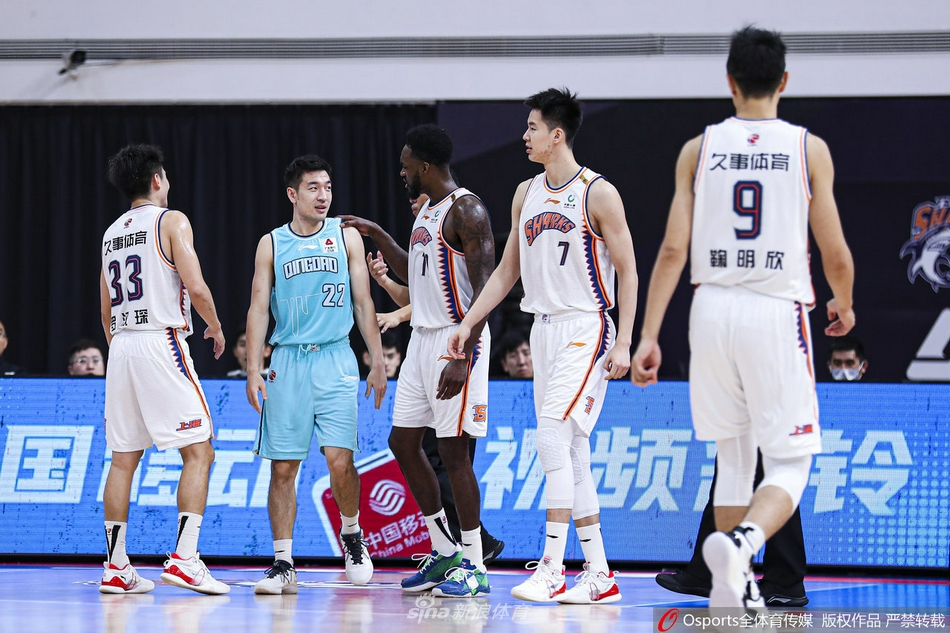 [CBA联赛]上海121：88胜青岛