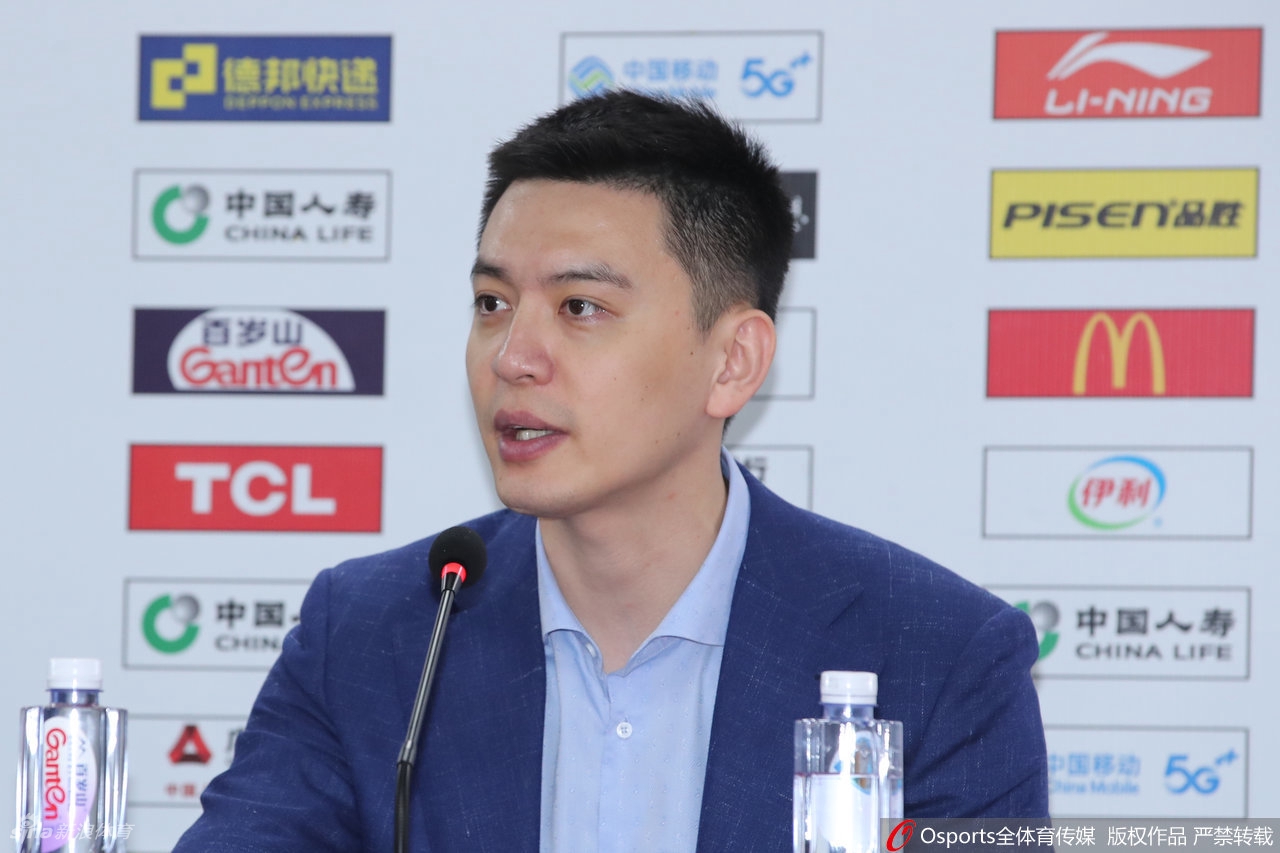 郭艾伦向裁判抱怨接连吃T 被直接驱逐出场