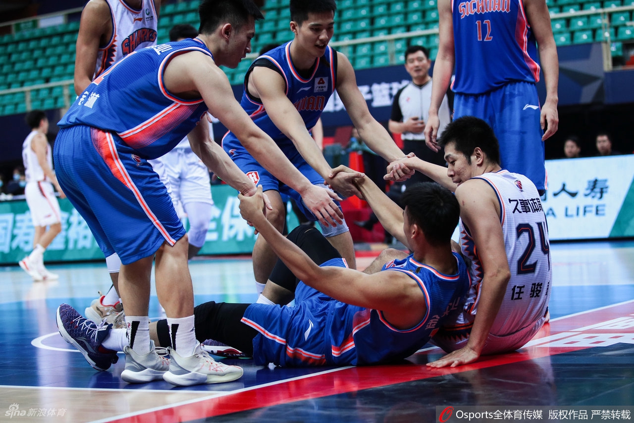 [CBA]上海115-97四川 王哲林21分13篮板