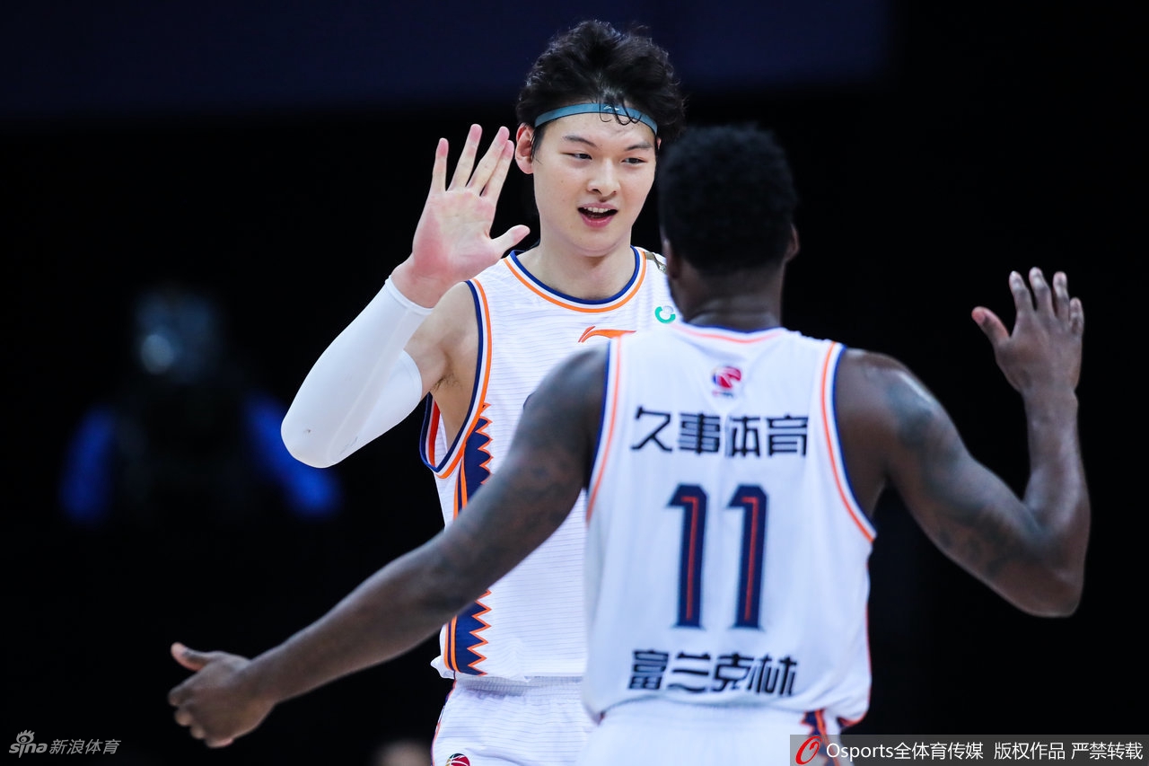 [CBA]上海115-97四川 王哲林21分13篮板