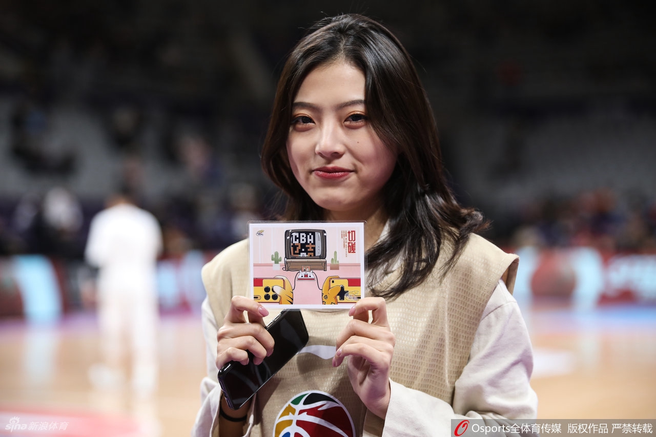 妇女能顶半边天！女记者实力与颜值并存