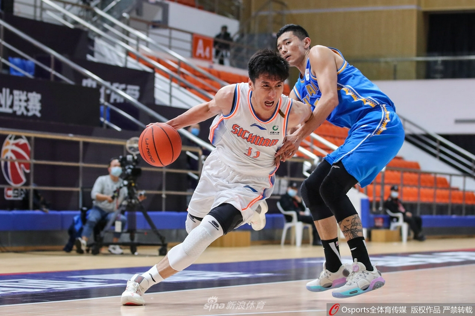 [CBA联赛]四川金荣实业100：90胜福建浔兴股份